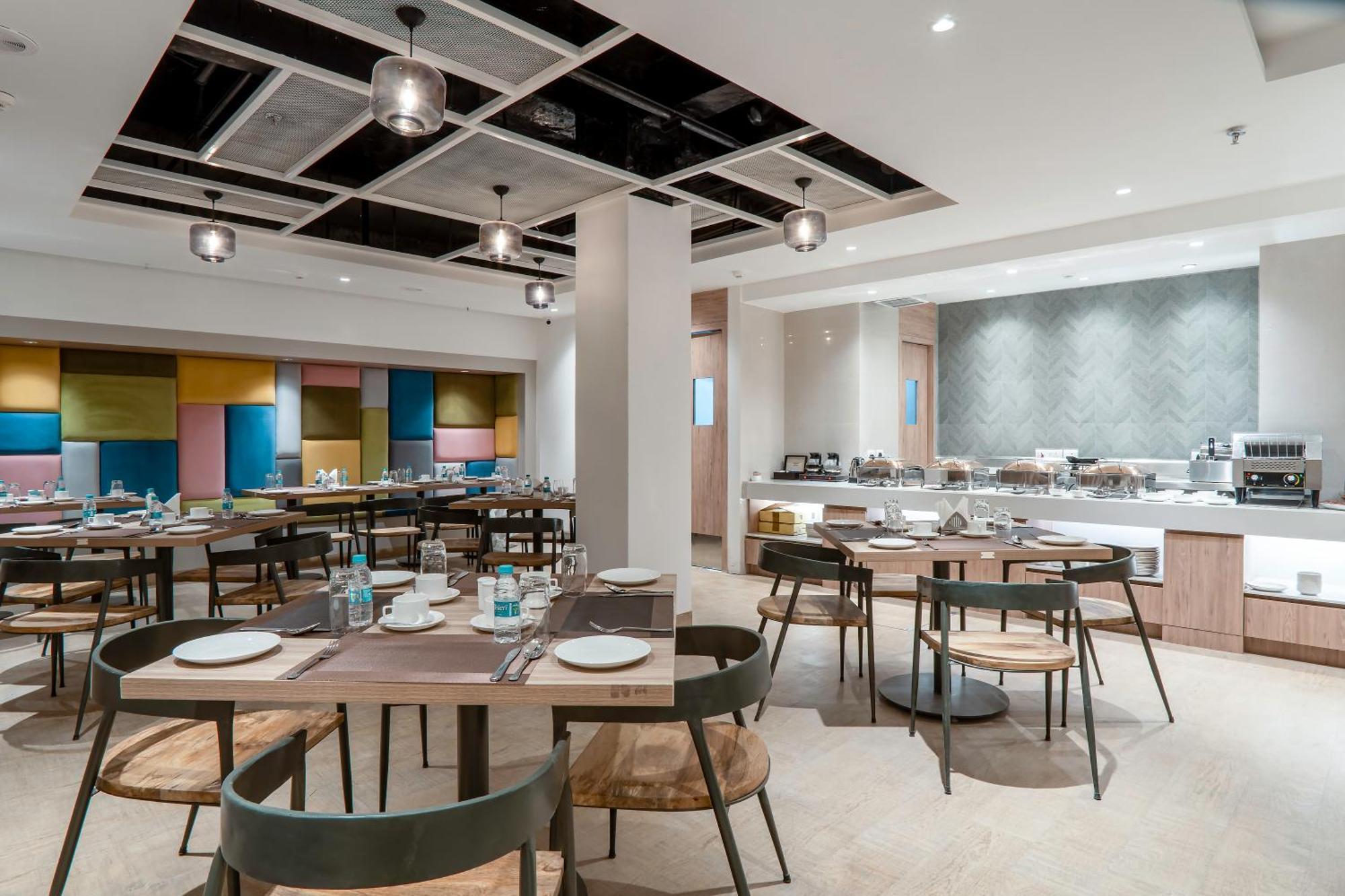 Hotel Le Roi Express Karol Bagh Delhi  Eksteriør bilde