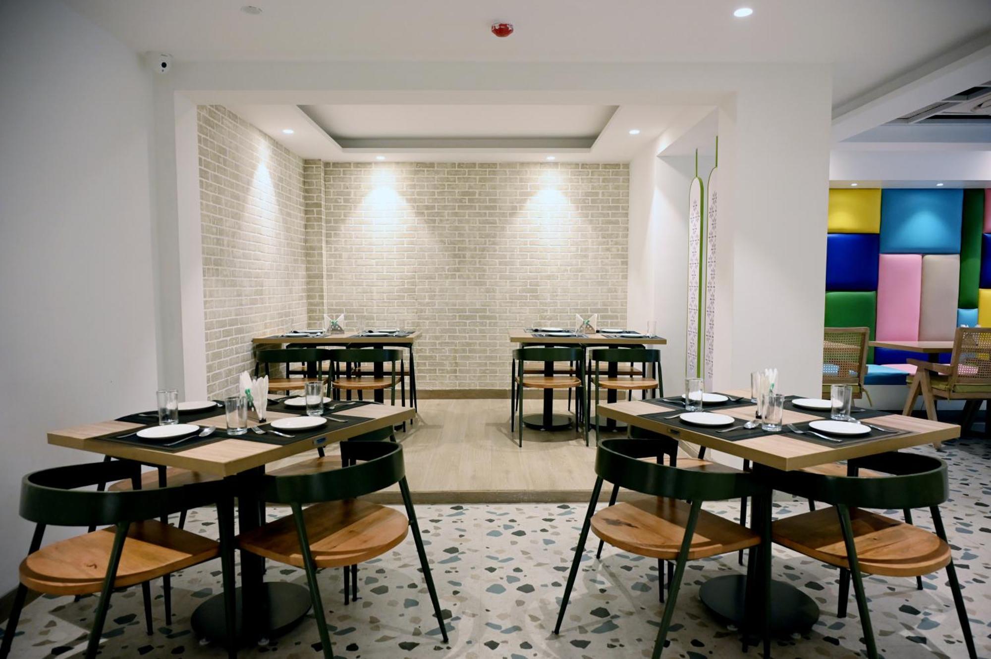 Hotel Le Roi Express Karol Bagh Delhi  Eksteriør bilde