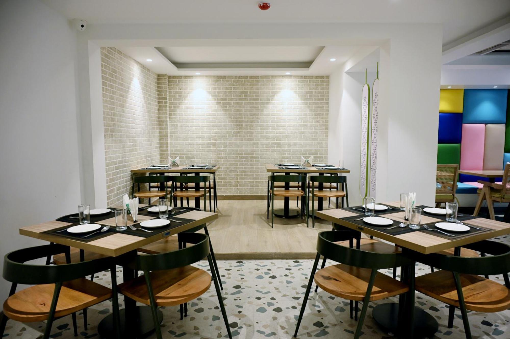 Hotel Le Roi Express Karol Bagh Delhi  Eksteriør bilde